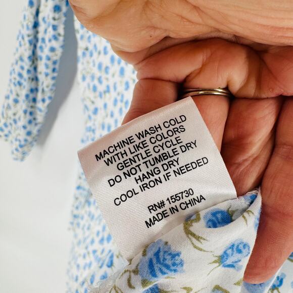 Jane and Delancey White Powder Blue Cottage Feminine Layering Top Size Large - Picture 4 of 6